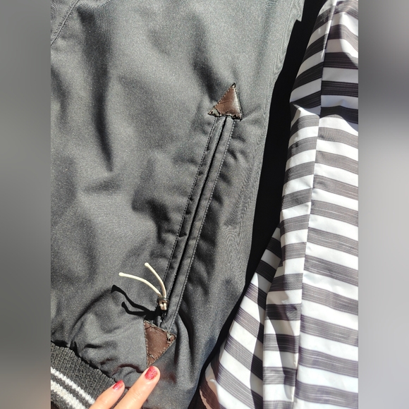 Store Close Mid Of Nov!! HOLDEN STRIPE ARM LONG JACKET L - Picture 2 of 7